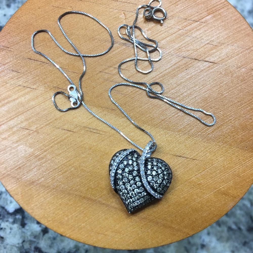 1CT TDW 10KWG Champagne and white diamond heart